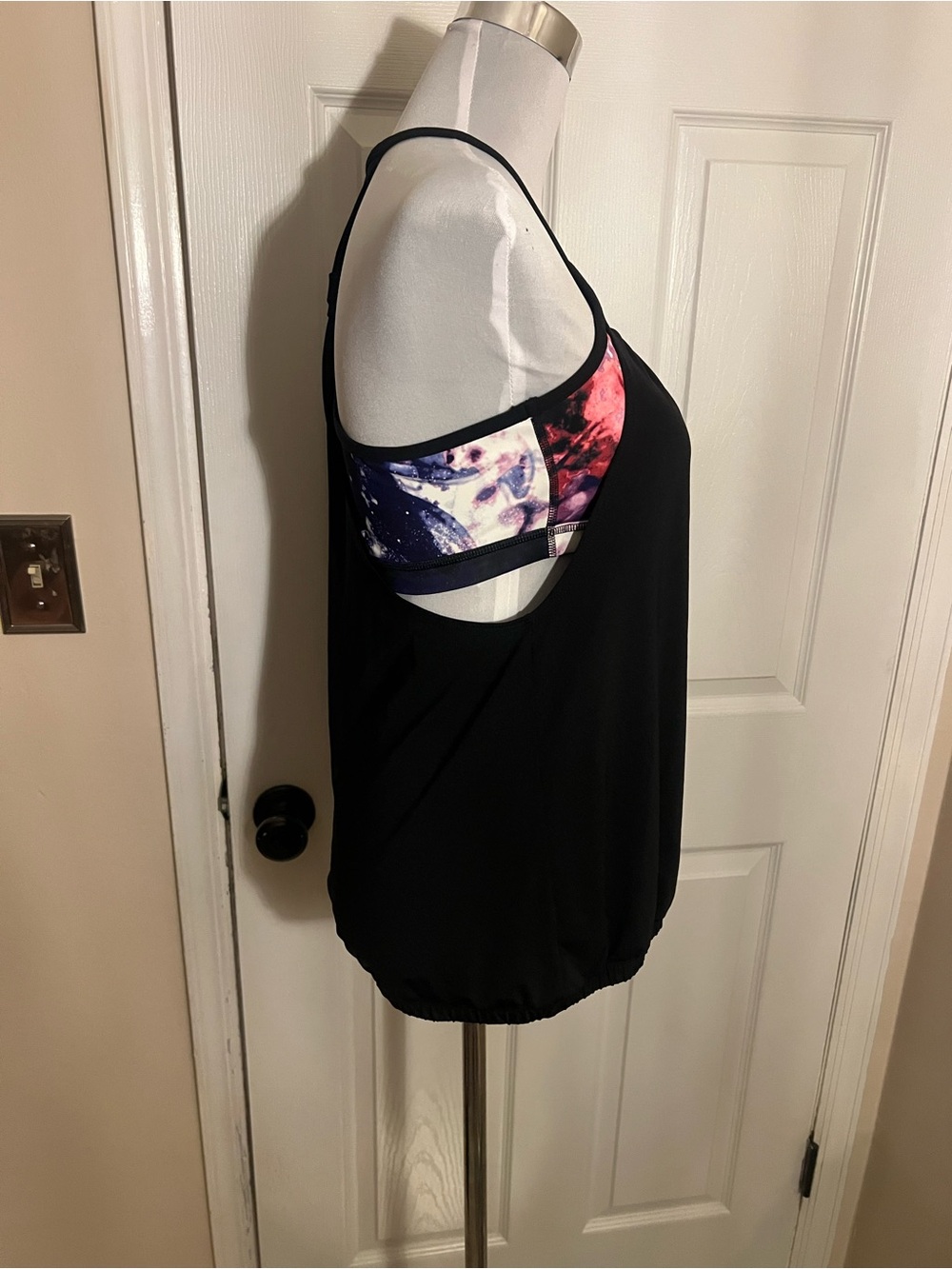Express: Black Women's Sleeveless Tank Top with Built-In Printed Shelf Bra